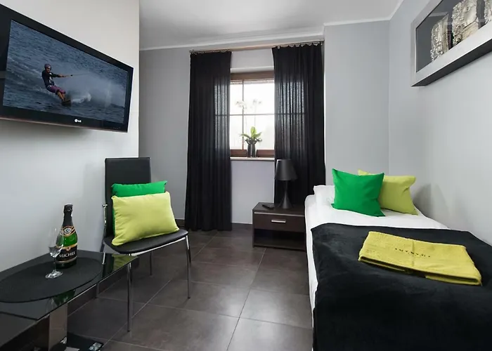 Intryga فيلة بوتسك